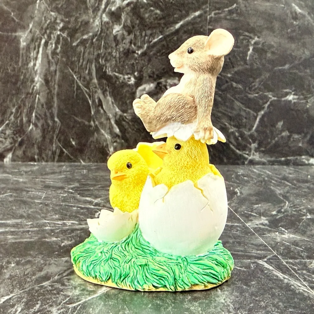 CHARMING TAILS “What’s Hatchin’?” #88/600 Mouse and Chicks Figurine